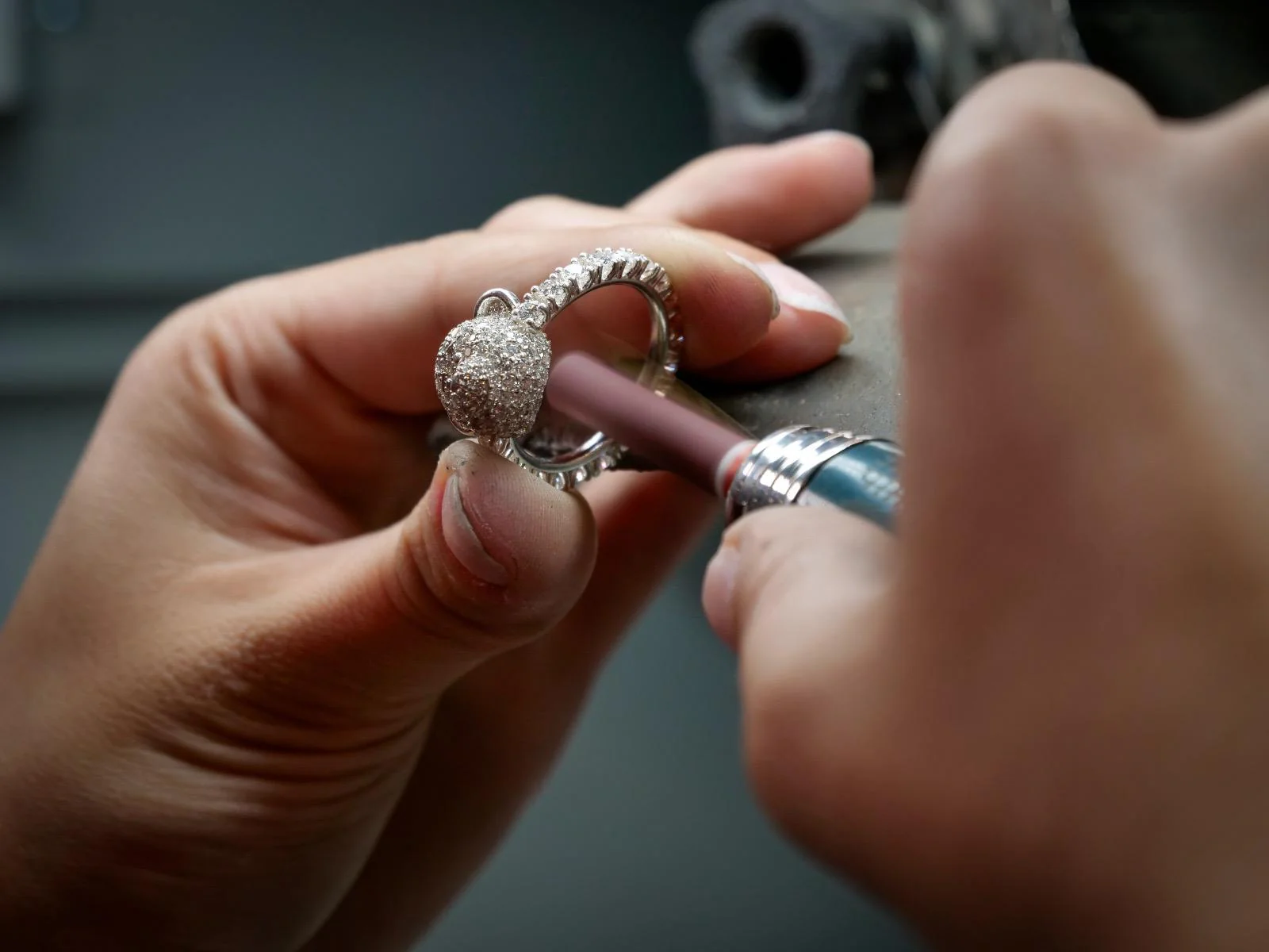 Bare Hug - Ring, Diamonds, Pavé - Image 15
